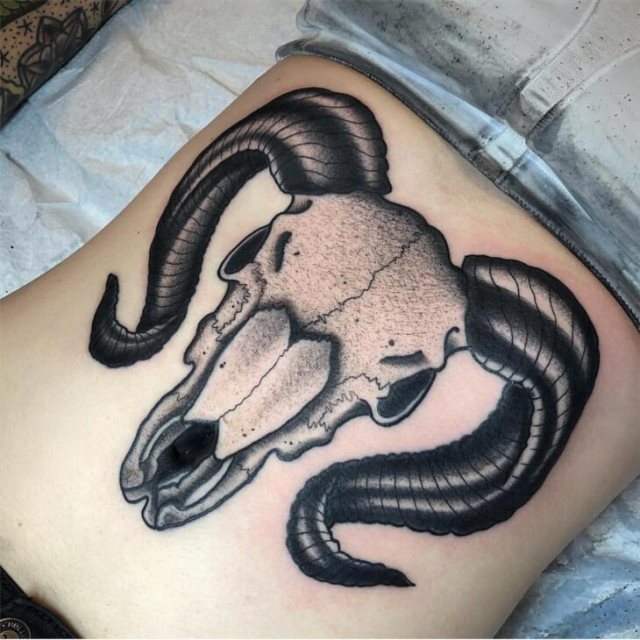 tattoo femenino para la barriga 02