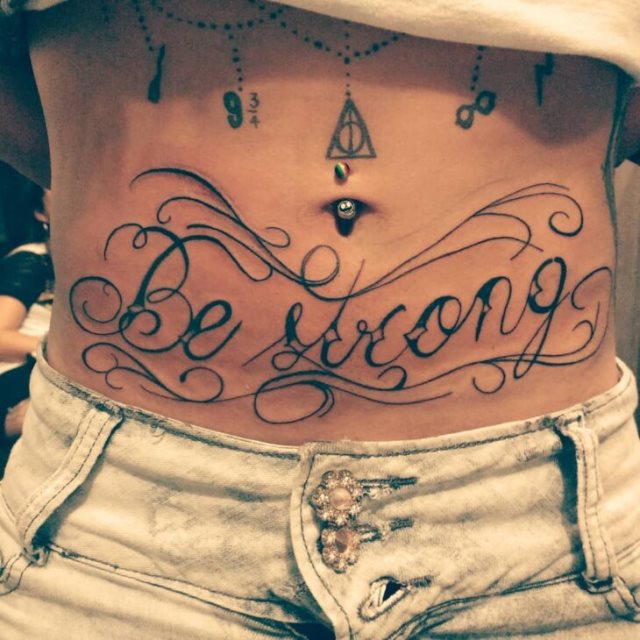 tattoo femenino para la barriga 21