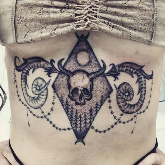 tattoo femenino para la barriga 23