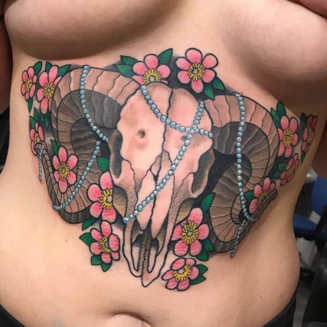 tattoo femenino para la barriga 26