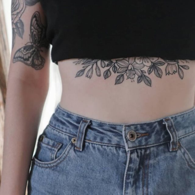 tattoo femenino para la barriga 41