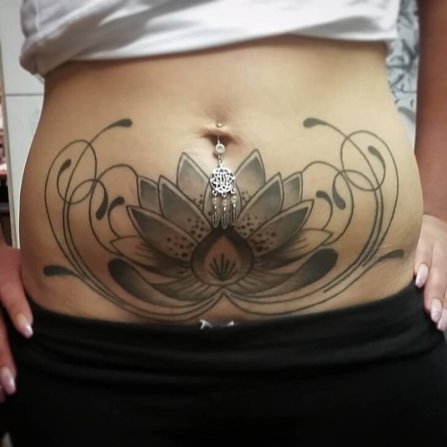 tattoo femenino para la barriga 49