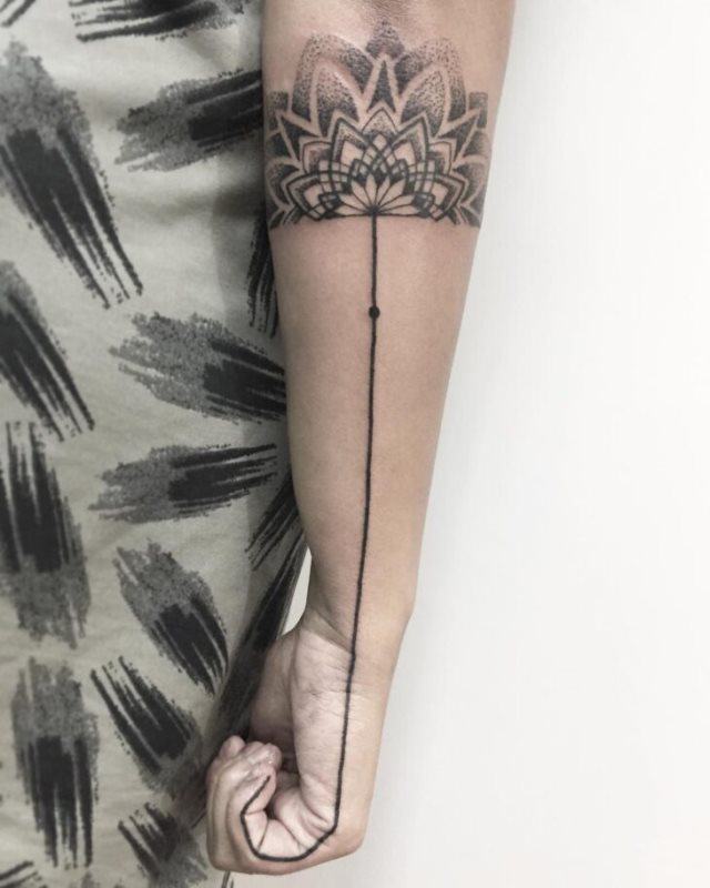 tattoo femenino para la mano 29