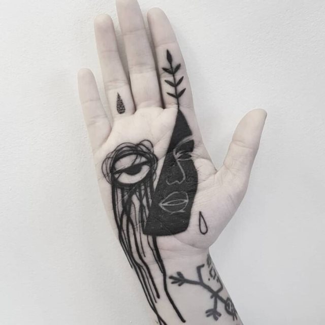 tattoo femenino para la mano 47