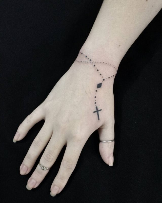 tattoo femenino para la mano 64