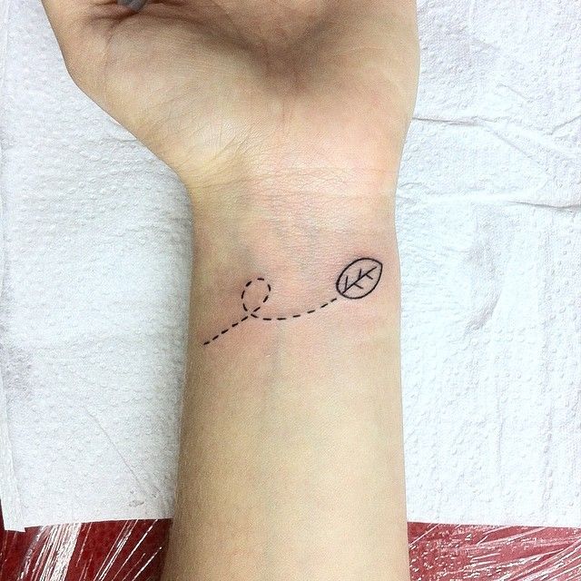 tattoo femenino para la muneca 12