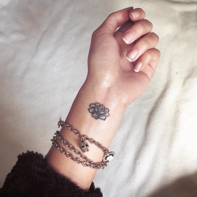 tattoo femenino para la muneca 16