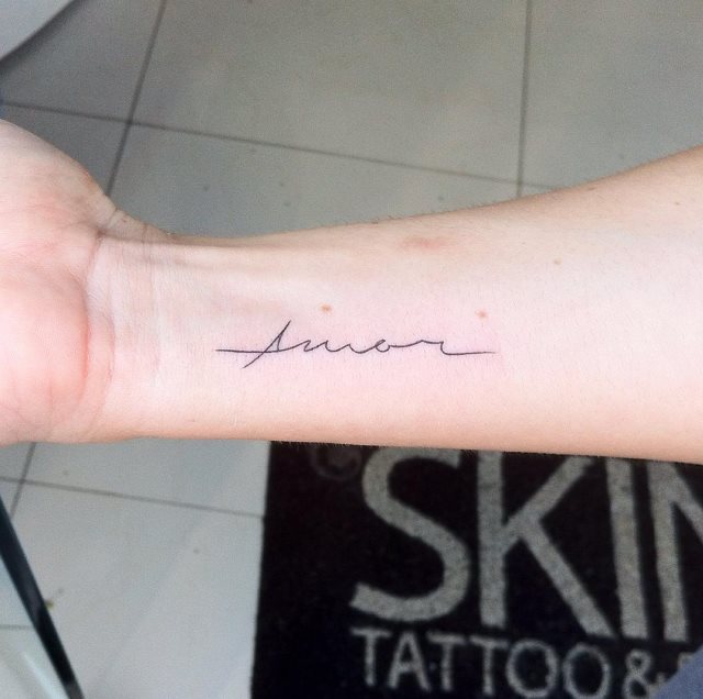 tattoo femenino para la muneca 26