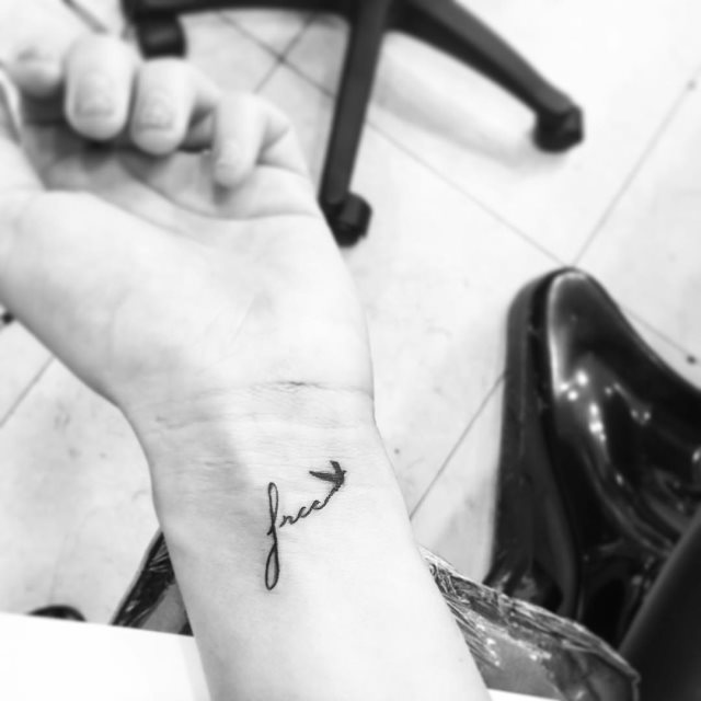 tattoo femenino para la muneca 29