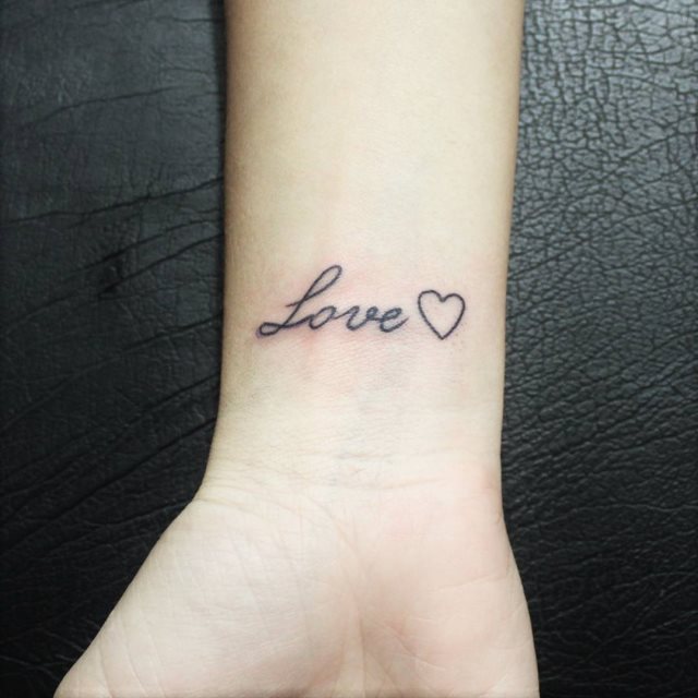 tattoo femenino para la muneca 33