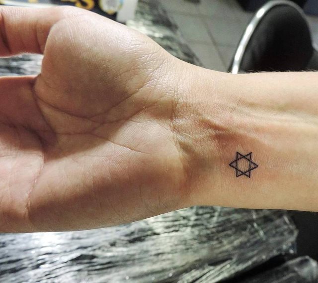tattoo femenino para la muneca 37
