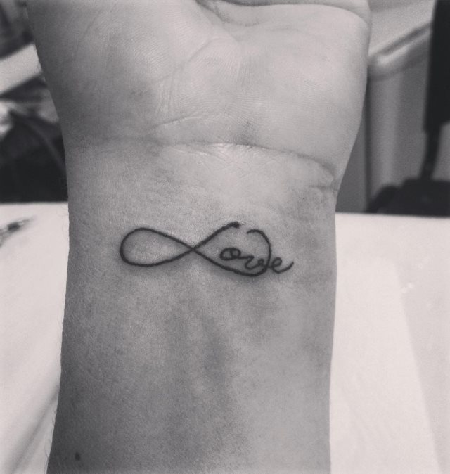 tattoo femenino para la muneca 52