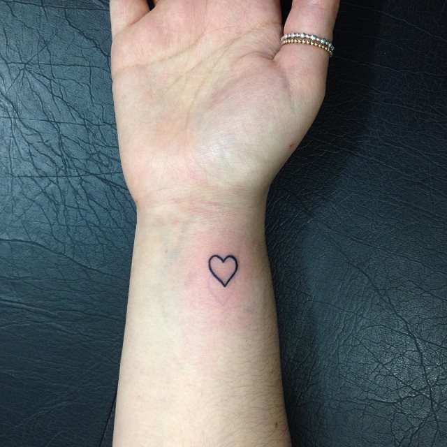 tattoo femenino para la muneca 54