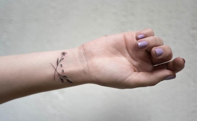tattoo femenino para la muneca 57