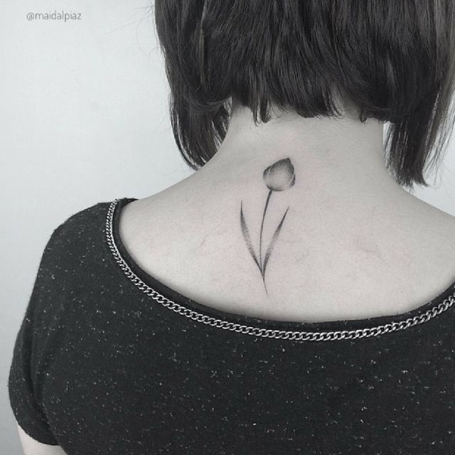 tattoo femenino para la nuca 19