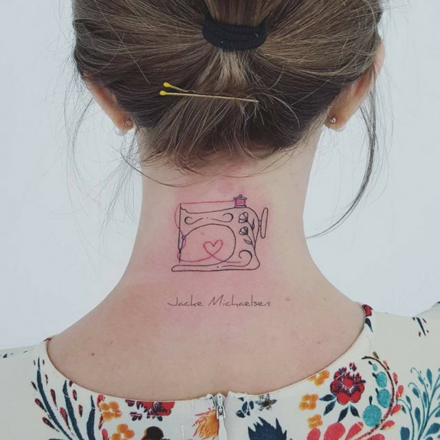tattoo femenino para la nuca 24