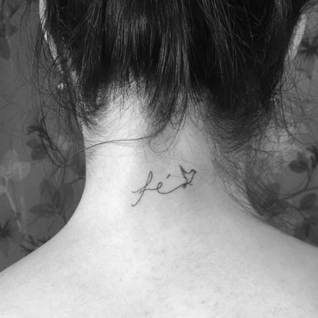 tattoo femenino para la nuca 27