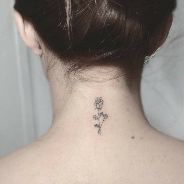 tattoo femenino para la nuca 34