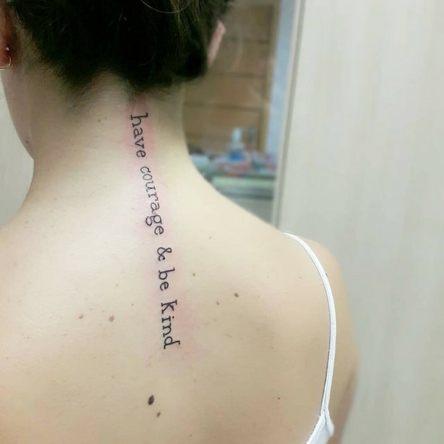 tattoo femenino para la nuca 37