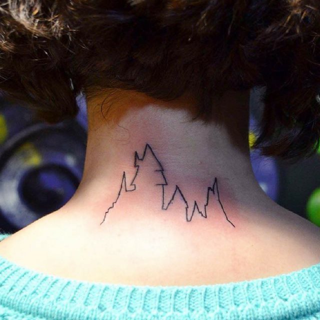 tattoo femenino para la nuca 39