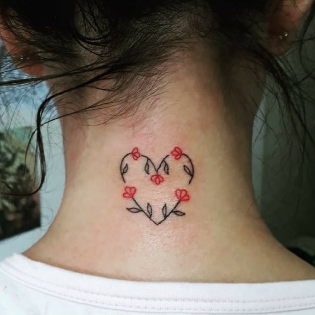 tattoo femenino para la nuca 46