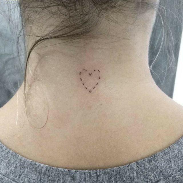 tattoo femenino para la nuca 47