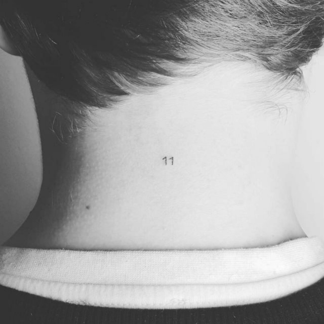 tattoo femenino para la nuca 58