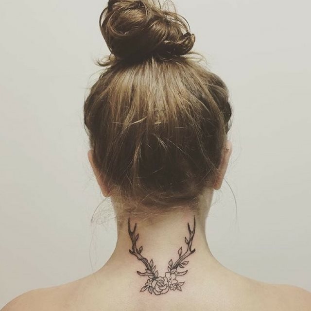 tattoo femenino para la nuca 67
