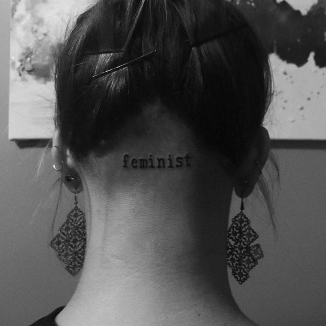tattoo femenino para la nuca 70