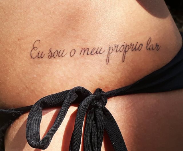 tattoo femenino para la pelvis 01
