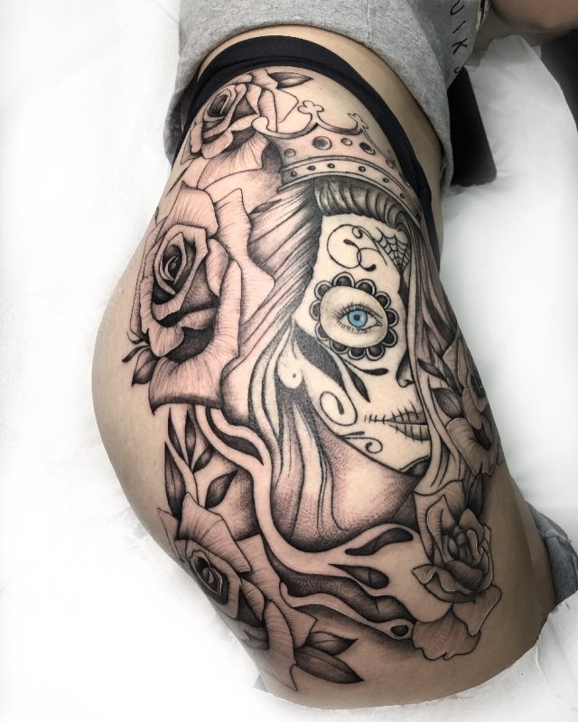 tattoo femenino para la pelvis 05