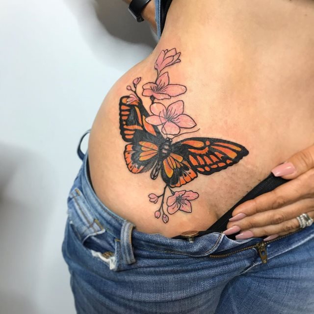 tattoo femenino para la pelvis 06