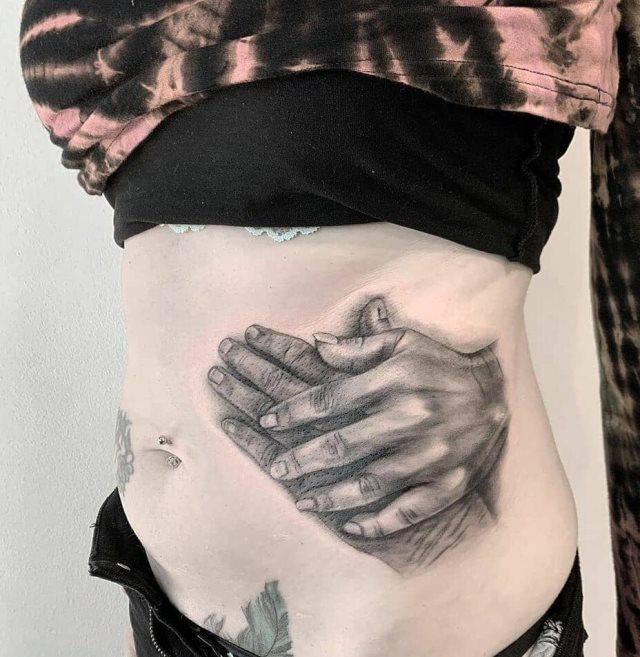 tattoo femenino para la pelvis 10