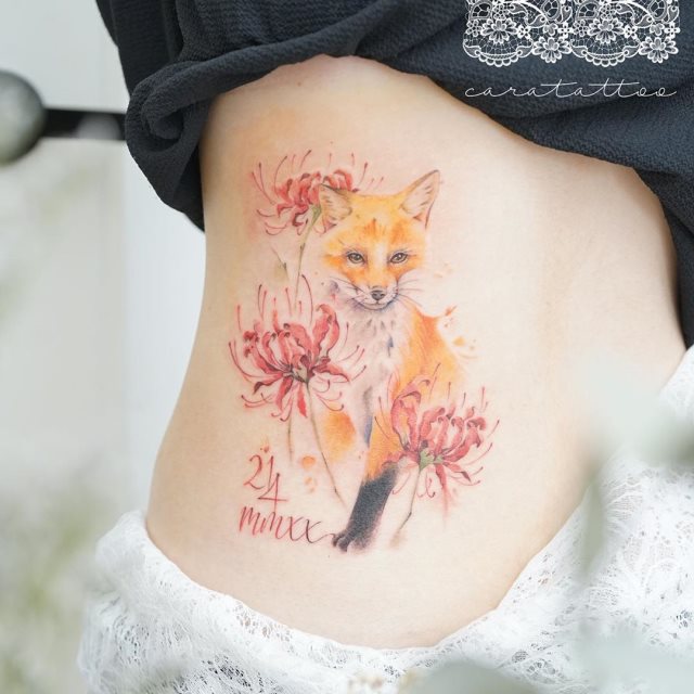 tattoo femenino para la pelvis 14