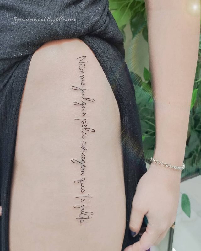 tattoo femenino para la pelvis 17