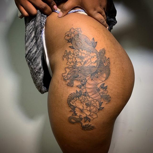 tattoo femenino para la pelvis 26