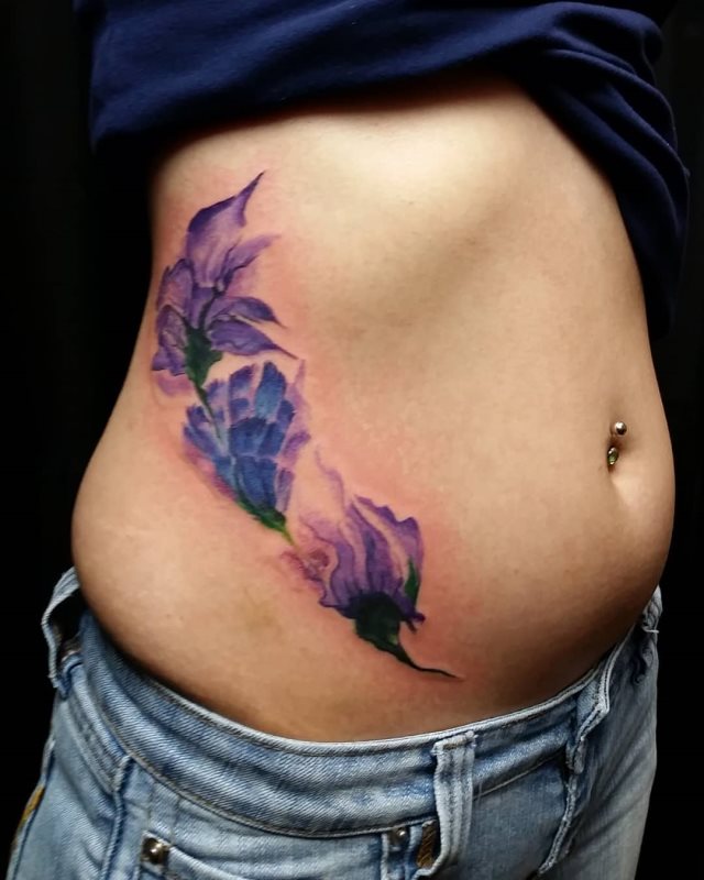 tattoo femenino para la pelvis 31