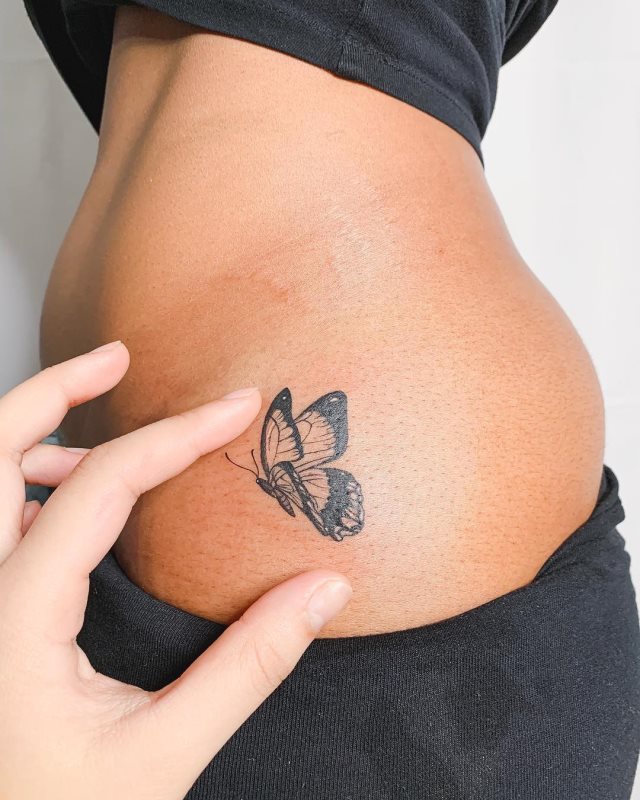 tattoo femenino para la pelvis 32