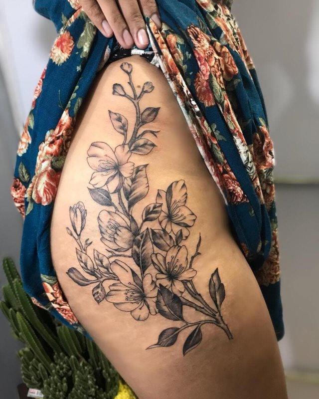 tattoo femenino para la pelvis 42
