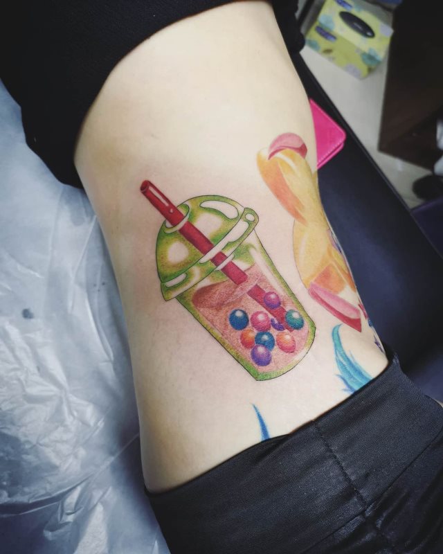 tattoo femenino para la pelvis 46