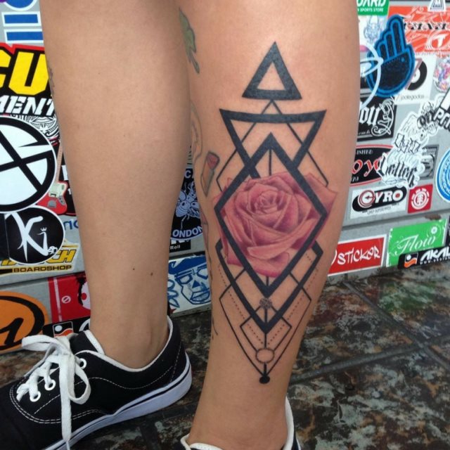 tattoo femenino para la pierna 04