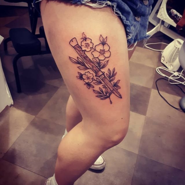 tattoo femenino para la pierna 20