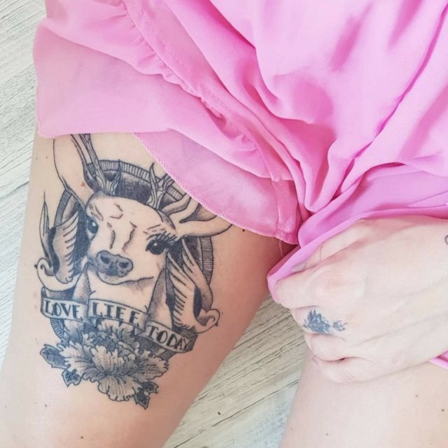 tattoo femenino para la pierna 25