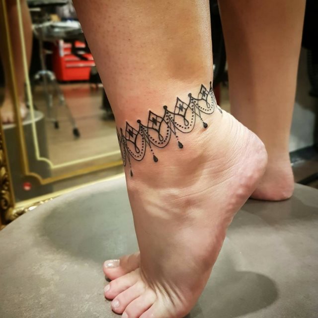 tattoo femenino para la pierna 38