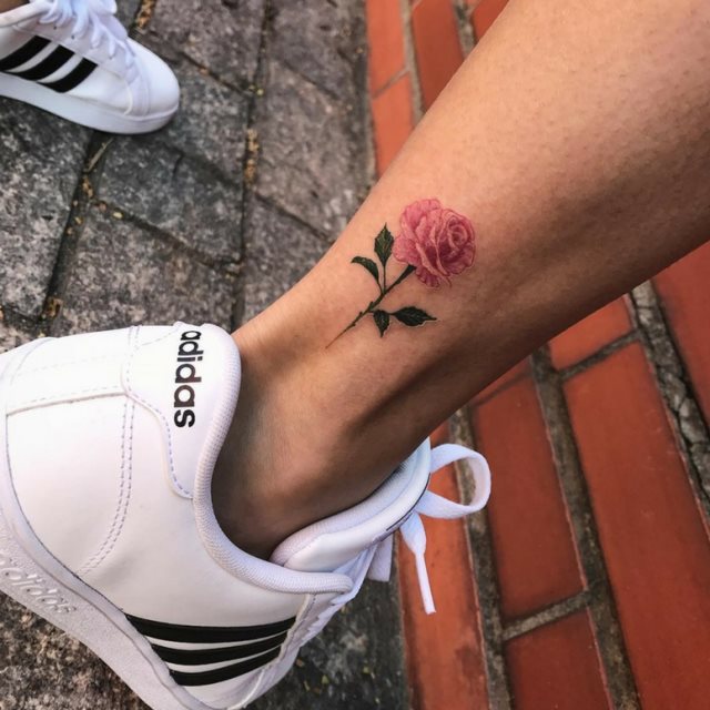 tattoo femenino para la pierna 46