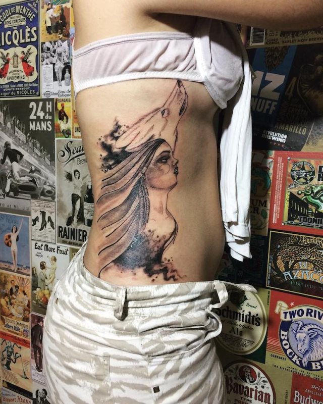 tattoo femenino para las costillas 13