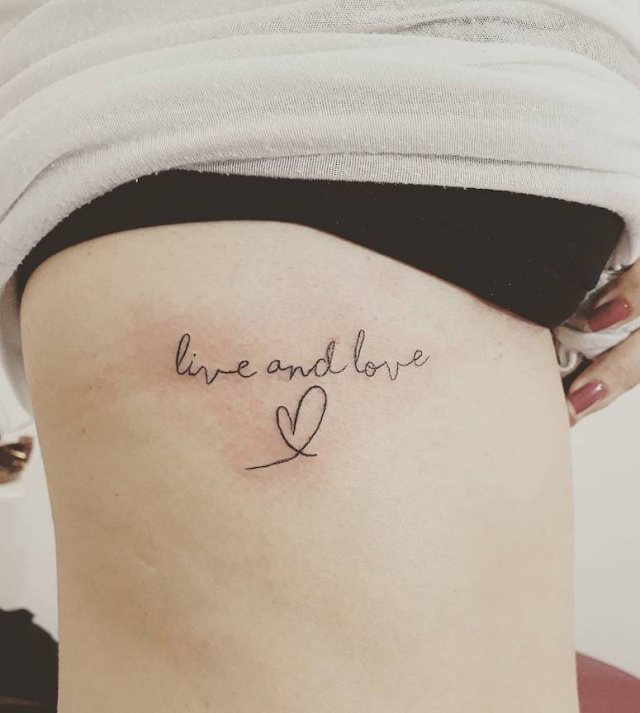 tattoo femenino para las costillas 45