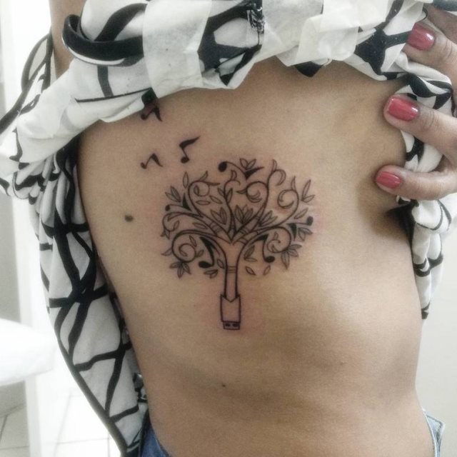 tattoo femenino para las costillas 46