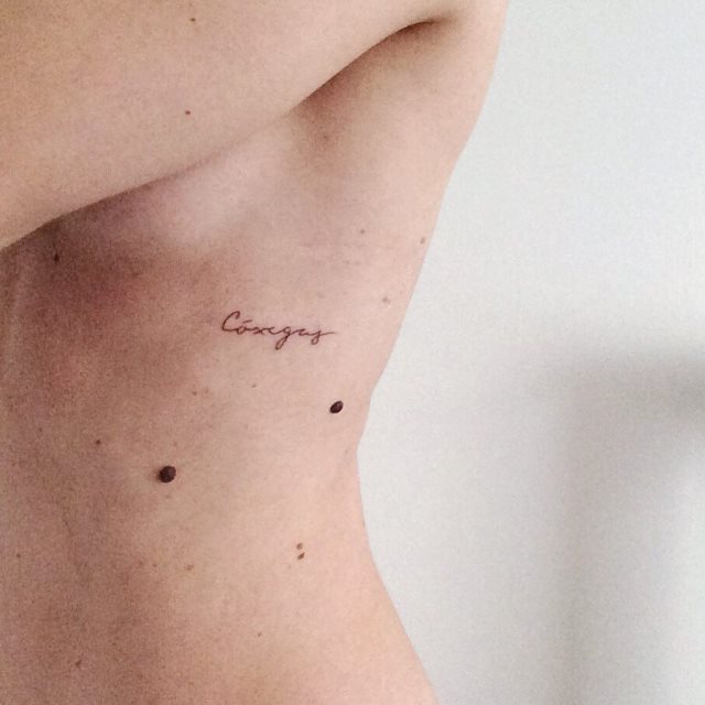 tattoo femenino para las costillas 52