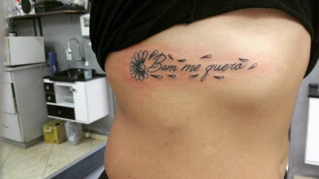 tattoo femenino para las costillas 56